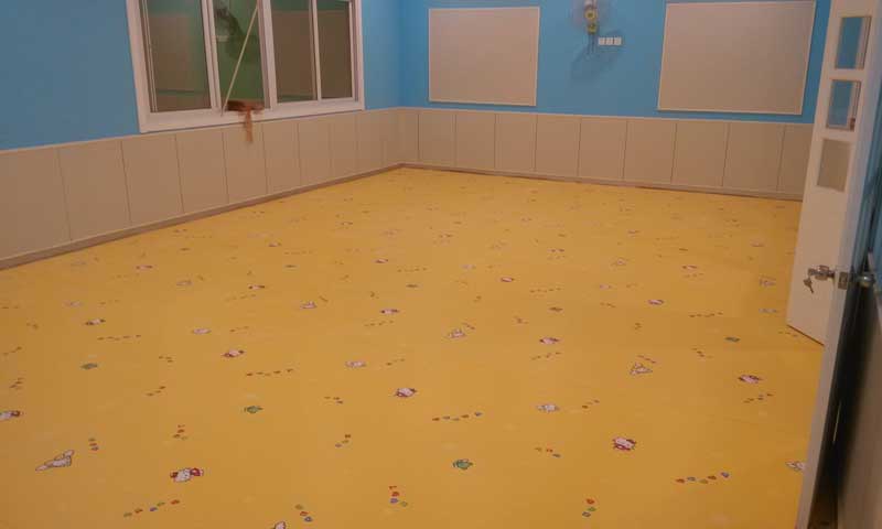 天津西青區(qū)雙語(yǔ)幼兒園地板鋪裝案例 天津西青區(qū)萊茵陽(yáng)光雙語(yǔ)幼兒園地板
