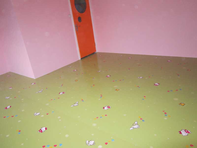 兒童塑膠地板圖片 江蘇鎮(zhèn)江艾迪兒國際親子早教中心兒童地板